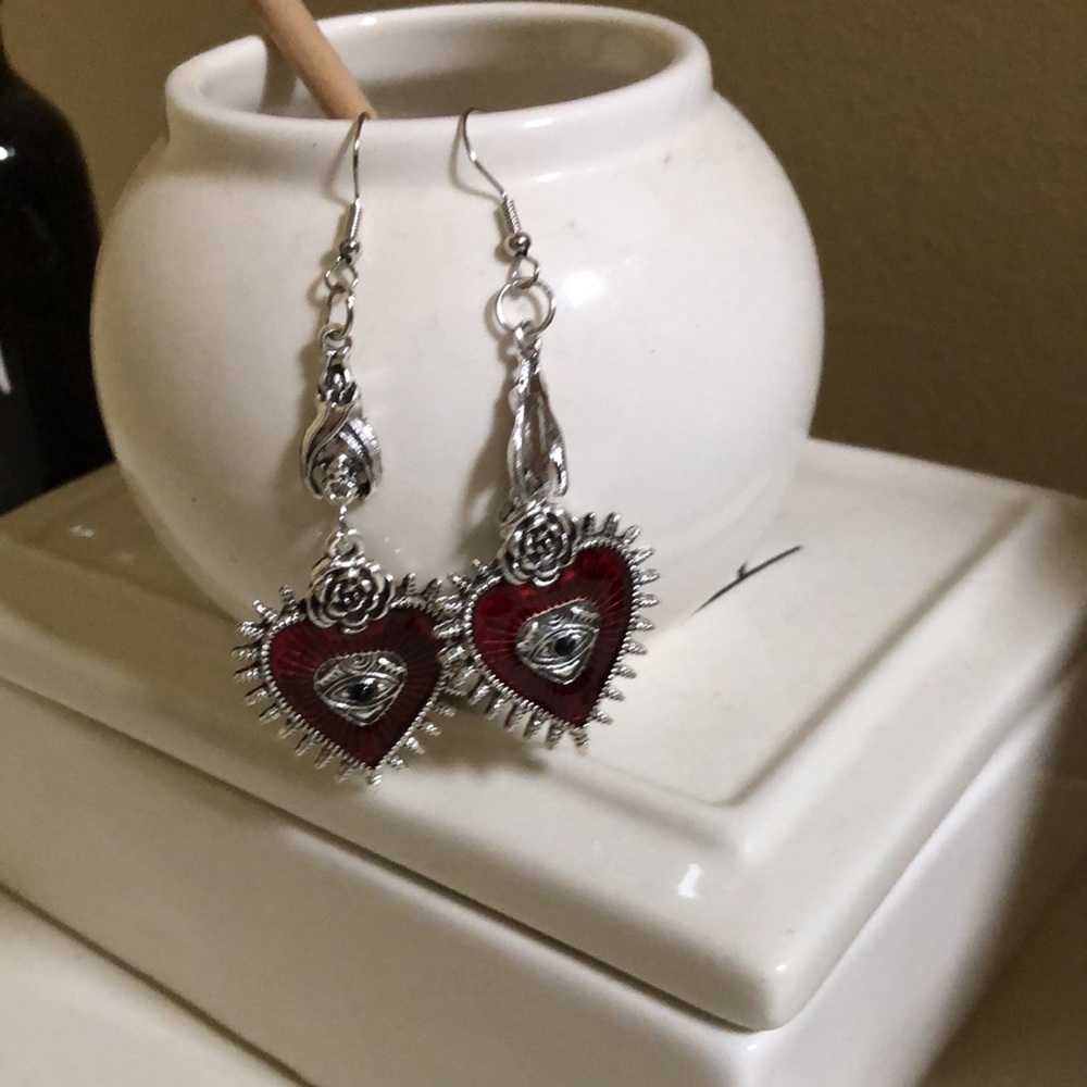 Silver titanium evil eye rose red goth punk heart drop earrings - Picture 6 of 7